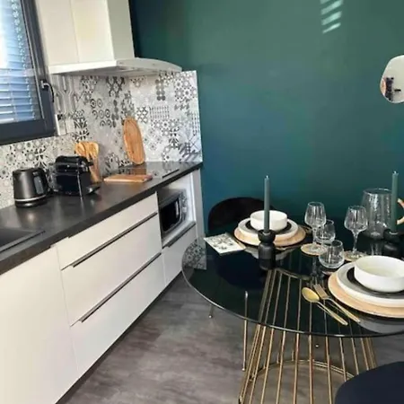 Linstantpresent Appartement *